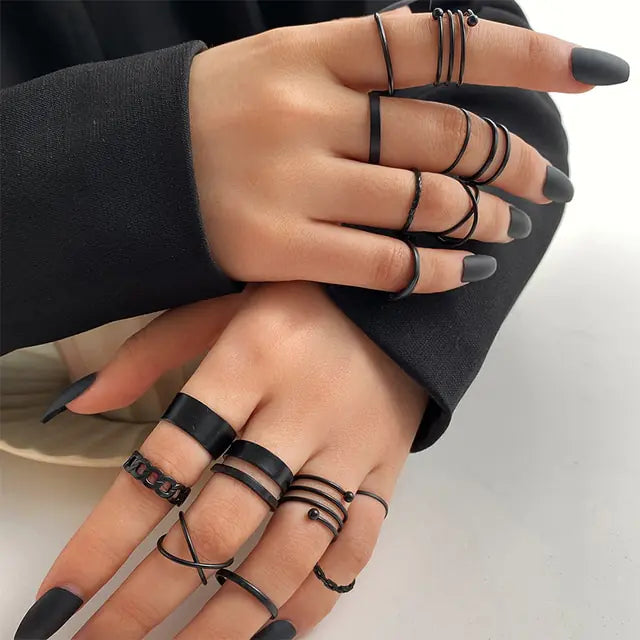 Heart Black Rings Set